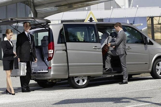 Private Transfer from Istanbul Hotels to Istanbul Airport (IST) - Hotel pickup to Istanbul Airport, the simple way
