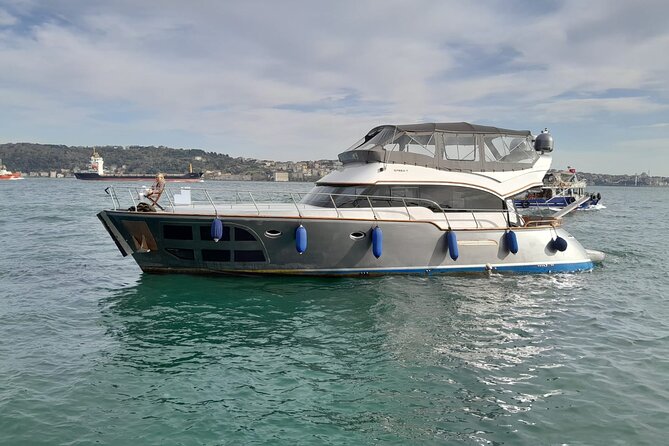 Private Yacht for Surprise Events / Birthday, Proposal, Anniversary, Party etc - Price and value, especially if you have a group of 8 to 12