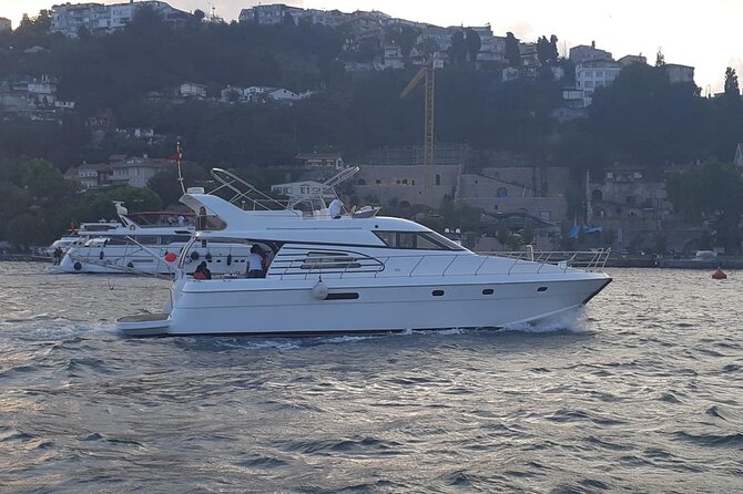 Private Yacht Voyage : Music, Wine & Snacks for Groups - Boat Comfort, Warmth, and the One Thing to Watch
