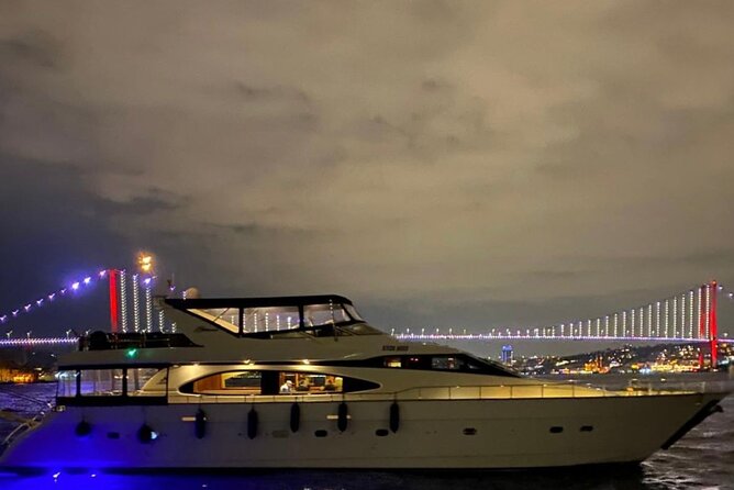 Romantic Night Cruise Live Violinist - Dolmabahçe Palace and Çırağan Palace: When Waterfront Lights Look Like Royalware