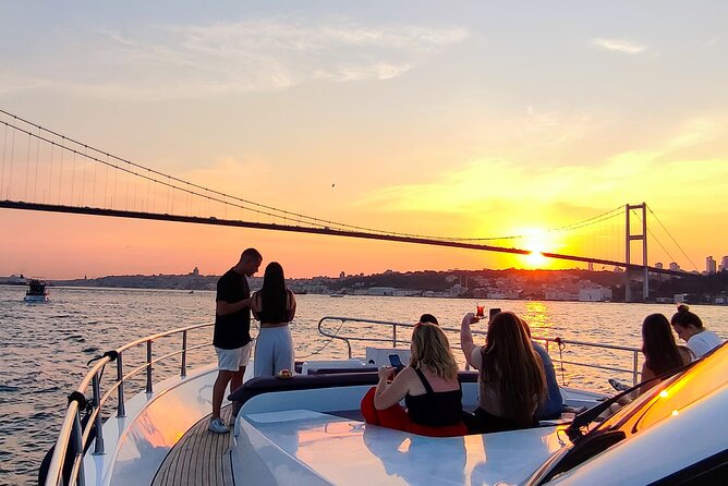 Scenic Bosphorus Sunset Cruise – 2.5 Hours of Luxury & Views - Asian shore highlights: Küçüksu, Beylerbeyi, Üsküdar, and Maiden’s Tower