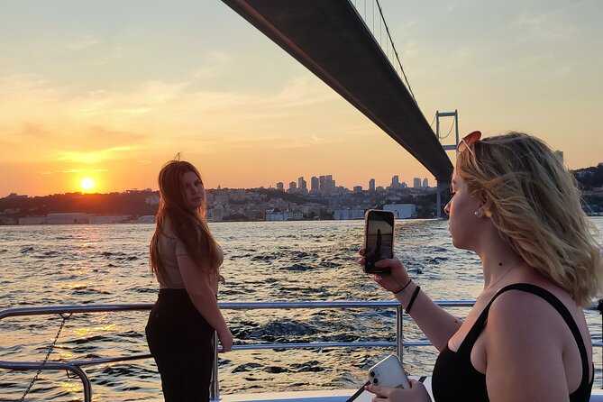 Scenic Bosphorus Sunset Cruise – 2.5 Hours of Luxury & Views - When the cruise reaches the Golden Horn: old city views, Galata Bridge, and more
