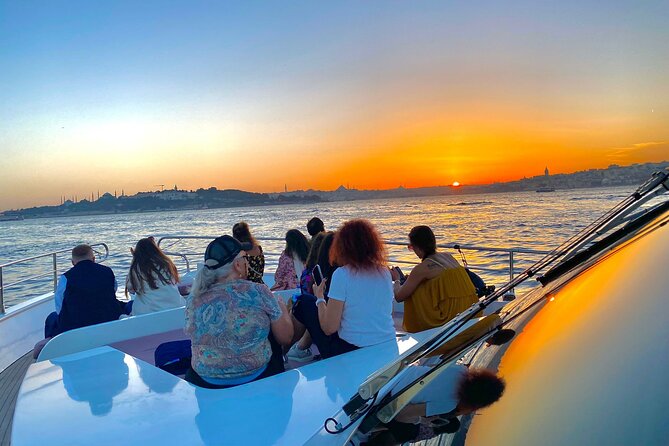Scenic Bosphorus Sunset Cruise – 2.5 Hours of Luxury & Views - What comfort is really like on board (and what you get included)