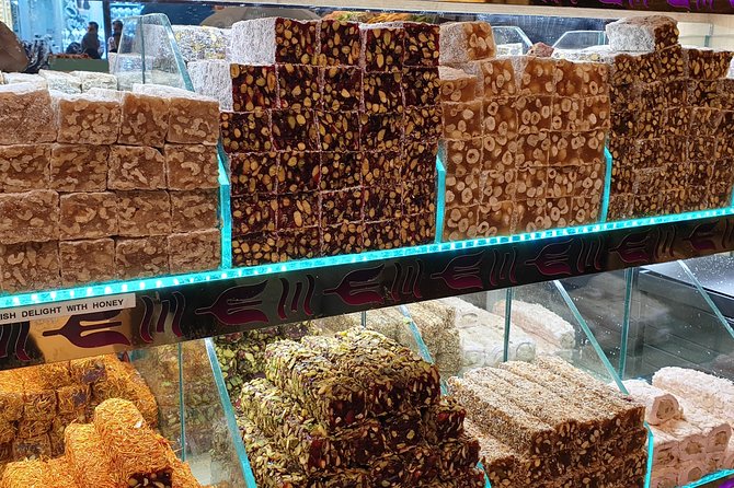 Shopping Therapy in old Bazaars - Who should book this shopping therapy experience, and who might not love it