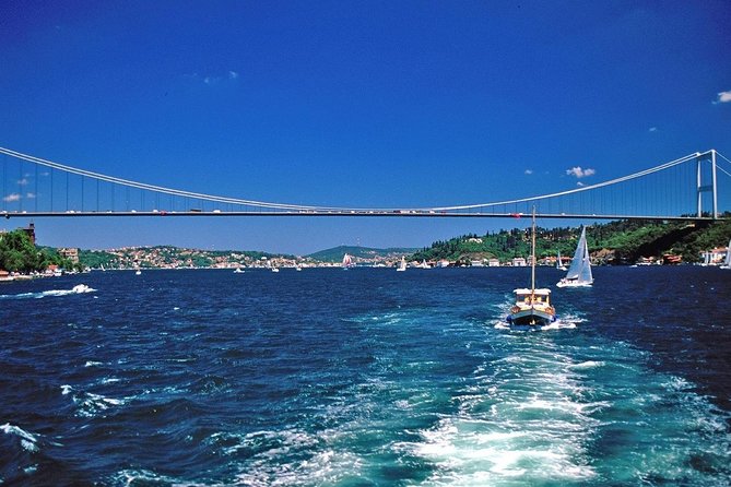 Short Guided Bosphorus and Golden Horn Boat Tour - Getting from the meeting point to the dock (without wasting time)