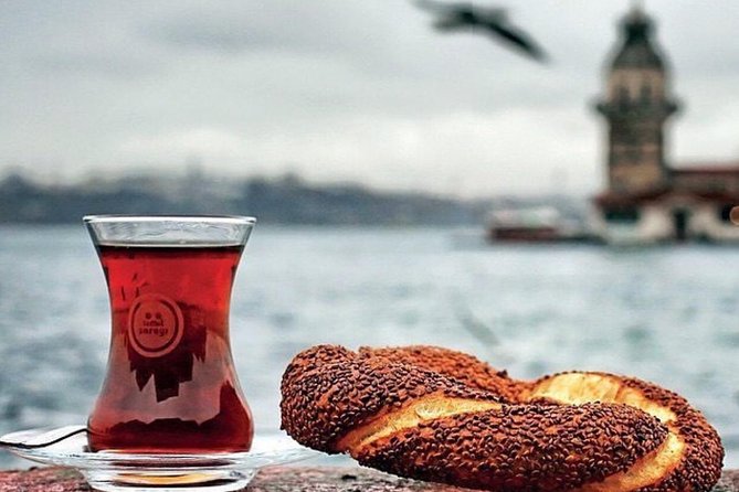Street Food Tour in Istanbul [Don't Miss it] - Sirkeci Station: Çiğ Köfte and Pomegranate Juice