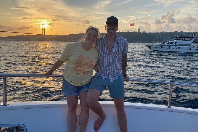 Sunset Cruise on Luxury Yacht with Transfers - How the guide and narration really affect your experience