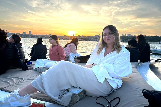 Sunset or Daytime Istanbul Guided Luxury Yacht Cruise with Snacks - Should You Book This Istanbul Sunset or Daytime Yacht Cruise?