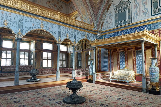The Must See Old City Tour in Istanbul - Hagia Sophia Grand Mosque Timing: Tickets and the One-Hour Line Factor