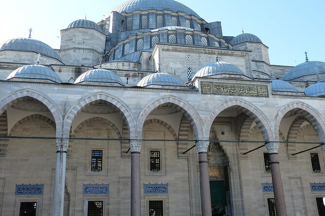 Top Sites Of Istanbul Tour In Small Group - Skipping Ticket Lines - Grand Bazaar: spice smells, side streets, and a smarter way to shop