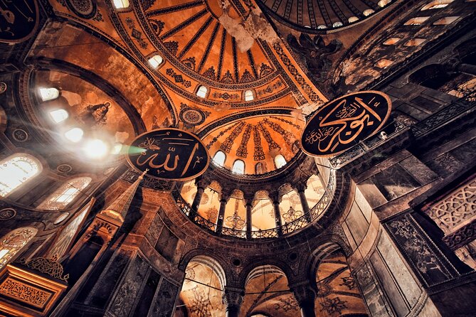 Top Sites Of Istanbul Tour In Small Group - Skipping Ticket Lines - Hagia Sophia Grand Mosque: skip the gate, then make sense of the building