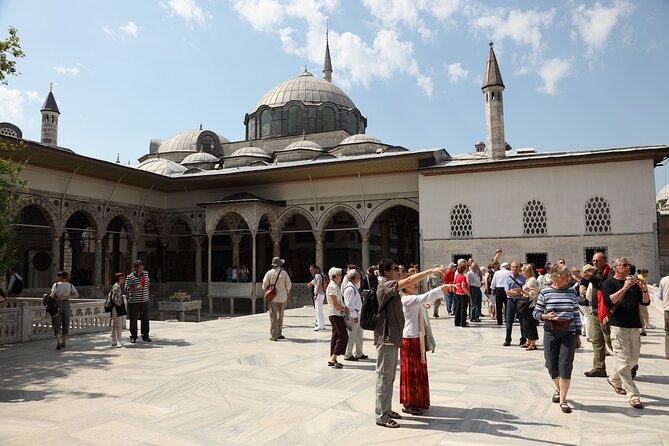 Topkapi Palace and Harem Guided tour with Skip-the-Line Tickets - Topkapi Palace and the Harem in a practical 3-hour visit