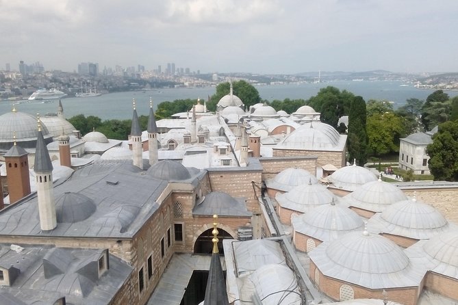 Topkapi Palace Harem Ticket & Tour-Prepay & Balance at meeting - Audio guide on your smartphone, headset requirement, and how to use it well