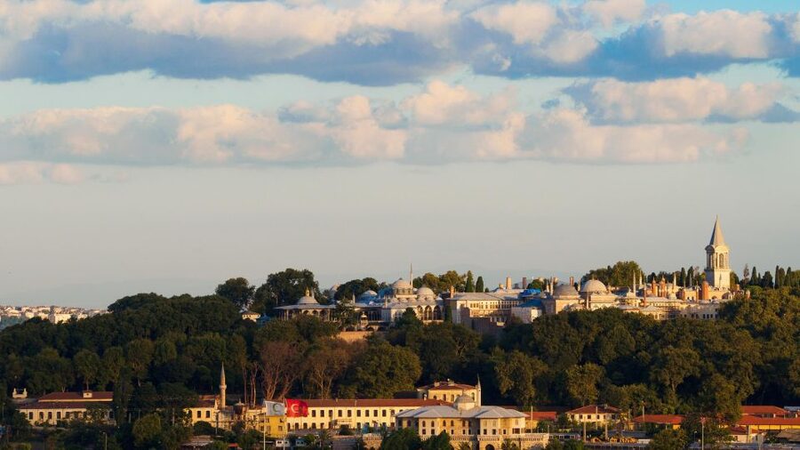 Topkapi Palace Tour: Scenes of the Ottoman Empire - Courtyards and Palace Spaces: Where Ottoman Power Feels Real