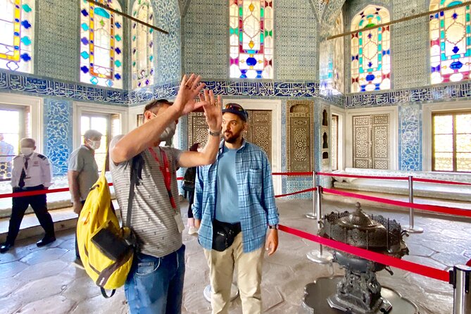 Topkapi Palace with Harem and Blue Mosque Guided Tour - A quick break on Sogukcesme, then Sultanahmet Square