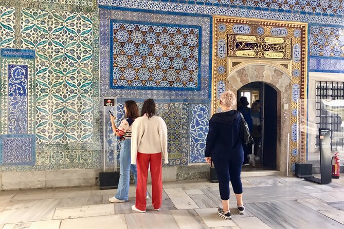 Topkapi Palace with Harem and Blue Mosque Guided Tour - Sultanahmet District and the Church of Divine Wisdom connection