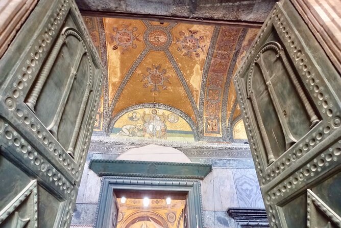 Topkapi Palace with Harem and Blue Mosque Guided Tour - Pace, walking, and how to avoid sore feet