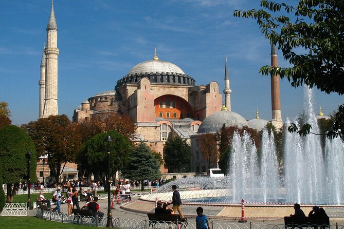 Topkapı Palace with Harem & Blue Mosque Guided Tour - Hagia Sophia Stop: The Timing Challenge and Why the Guide Matters