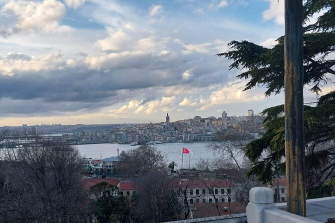 Topkapi Palace with Harem Walking Tour with Guide - Meeting at Sultan Ahmed III Fountain, Then Into the Palace World