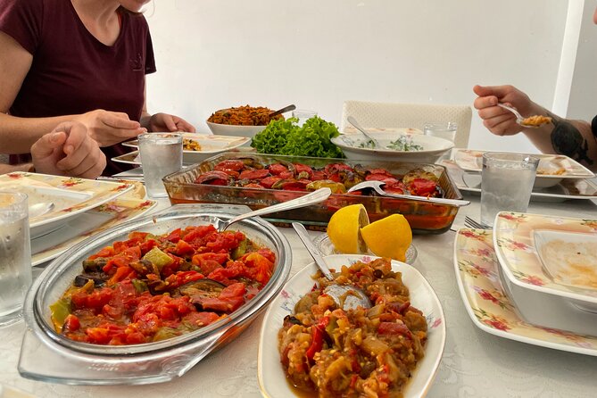 Traditional Family Dinner in Istanbul with with Eastern Family - Group size and language: the practical side of making friends