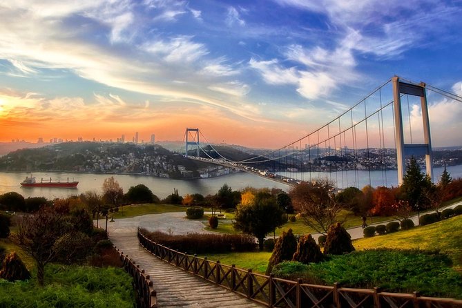 True Discovery: Full Day Tour and Cruise of Istanbul - Dolmabahçe Palace: the big indoor highlight