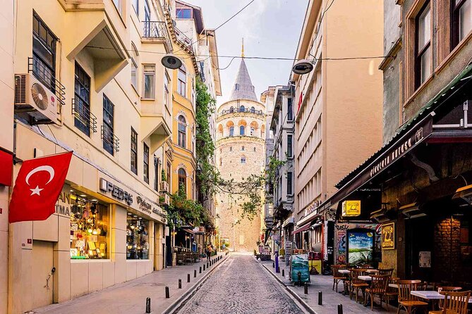 Trusted Istanbul Airport Transfer to city center - Arriving in the city: drop-off and luggage help