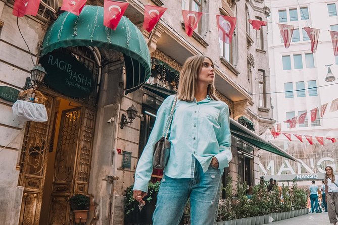Unforgettable Moments in Istanbul: Photo Shoot for Couples - The photos: 10 edited, retouched high-res images in 48 hours